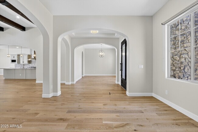 Building Photo - 10997 N 137th St