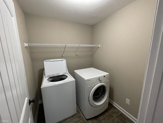 Building Photo - 5 br, 4 bath House - 14 Marquis Drive