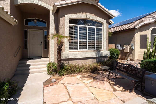Building Photo - 2550 E Taro Ln