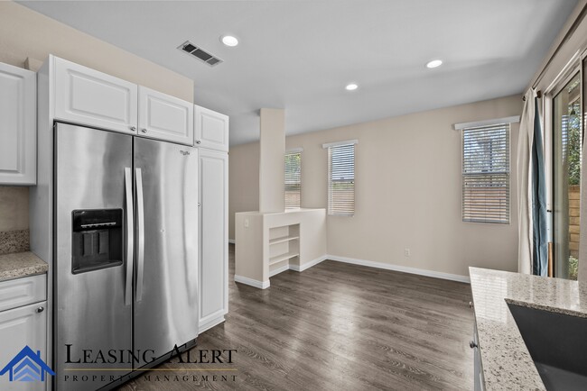 Building Photo - 27825 Crown Ct Cir