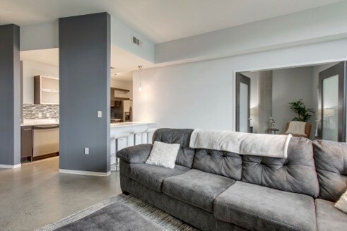 Building Photo - 2115 Yeaman Pl