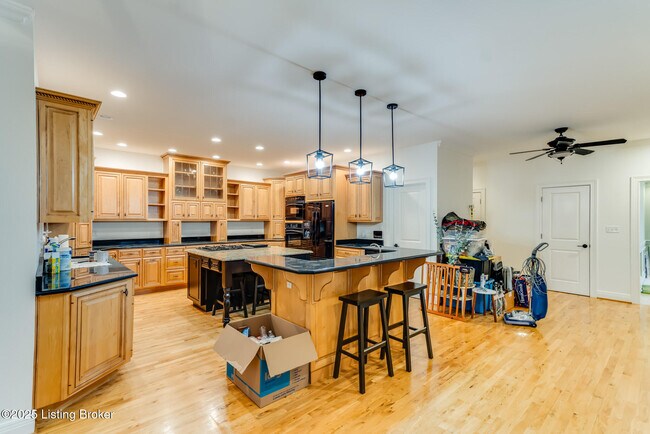 Building Photo - 12307 Ridgeview Dr