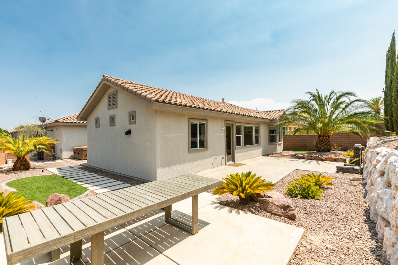 Building Photo - 65 Teahouse St