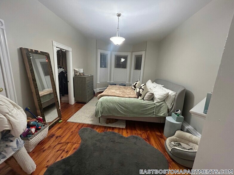 Building Photo - 279 Webster St