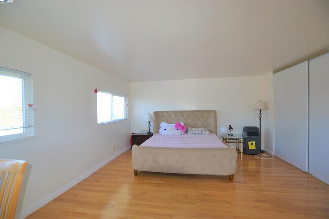 Building Photo - 4652 Wheeler Dr