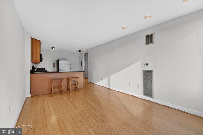 Building Photo - 1301 20th St NW