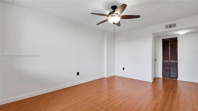 Building Photo - 13000 SW 92nd Ave