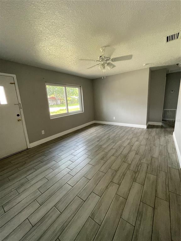 Building Photo - 204 6th Jpv St