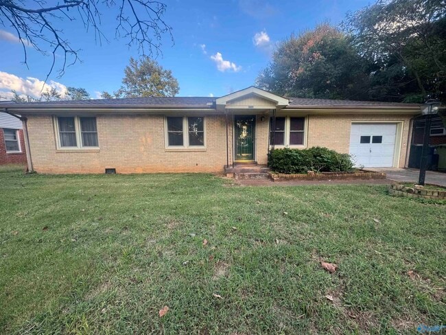 Primary Photo - 3009 Fairacres Rd SW