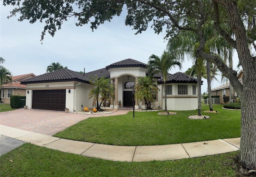 Primary Photo - 2011 NW 139th Ter
