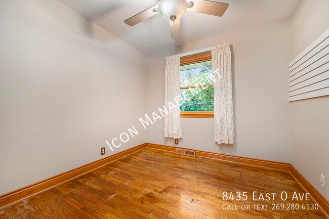 Building Photo - 8435 E O Ave