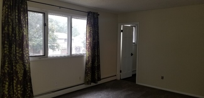 Building Photo - 3420 Clubheights Dr