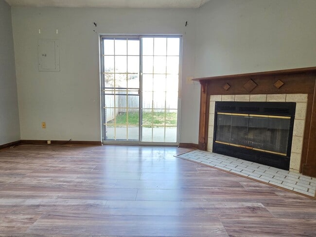 Building Photo - 629 Potomac Ct