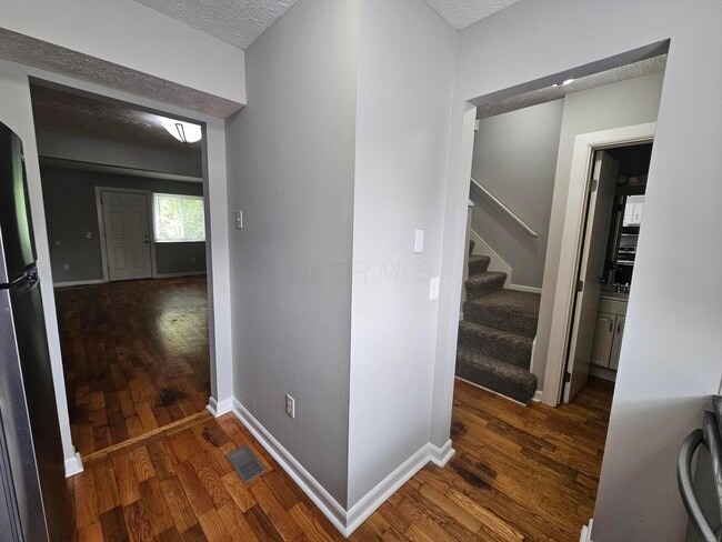 Building Photo - 946 S Spring Rd