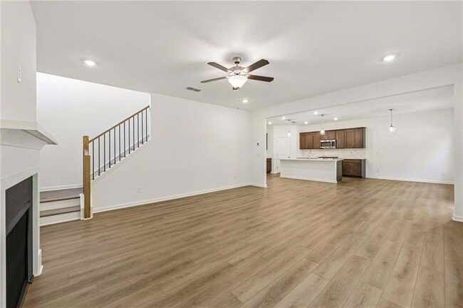 Building Photo - 204 Silverleaf Trl