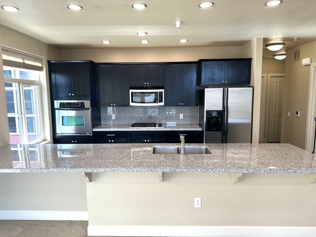 Building Photo - Downtown Boise Condo Living