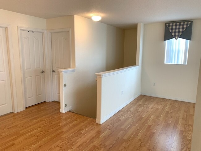 Building Photo - East Orlando spacious 3 bedrooms home with a large loft.