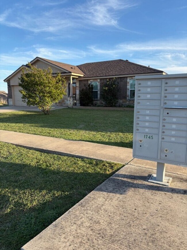 Building Photo - 3106 Alamocitos Creek Dr