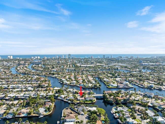 Building Photo - 1001 SE 5th Ave