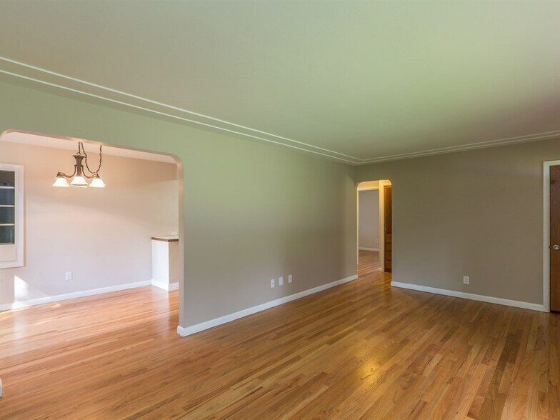 Building Photo - 4821 N Greenwood Blvd