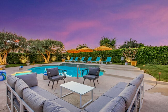 Building Photo - 2230 Tamarisk Rd