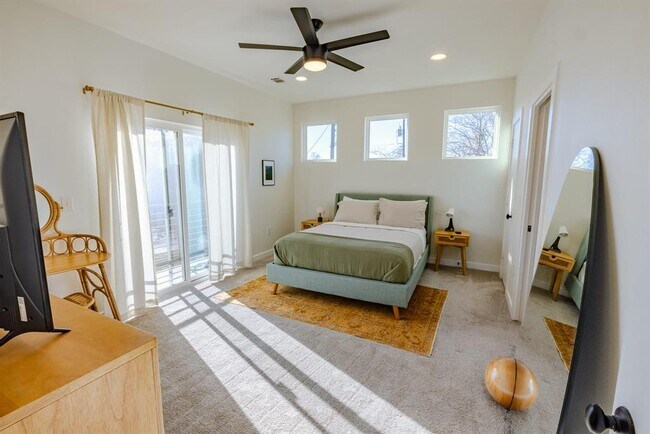 Building Photo - 7609 Bennett Ave