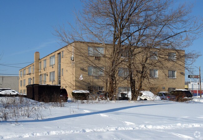 Building Photo - Mapleview Manor