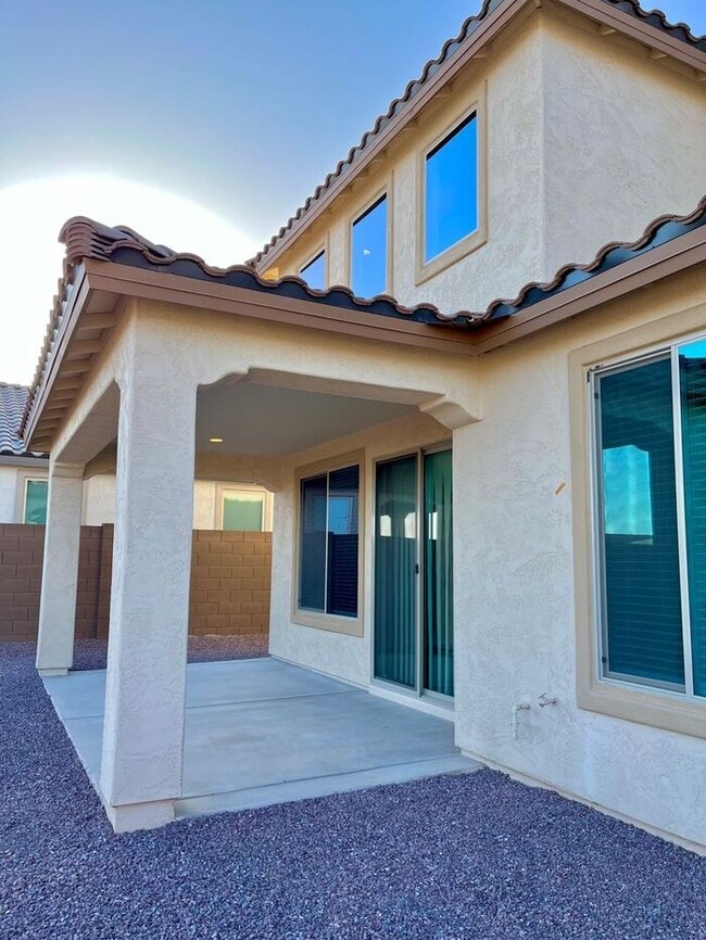 Building Photo - MOVE IN SPECIALS!! 2 Master Suites Open Ceiling Modern Home for RENT!