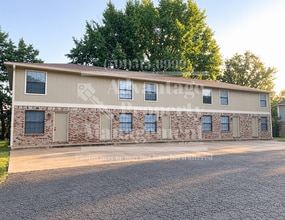 Building Photo - 602 4th Ave