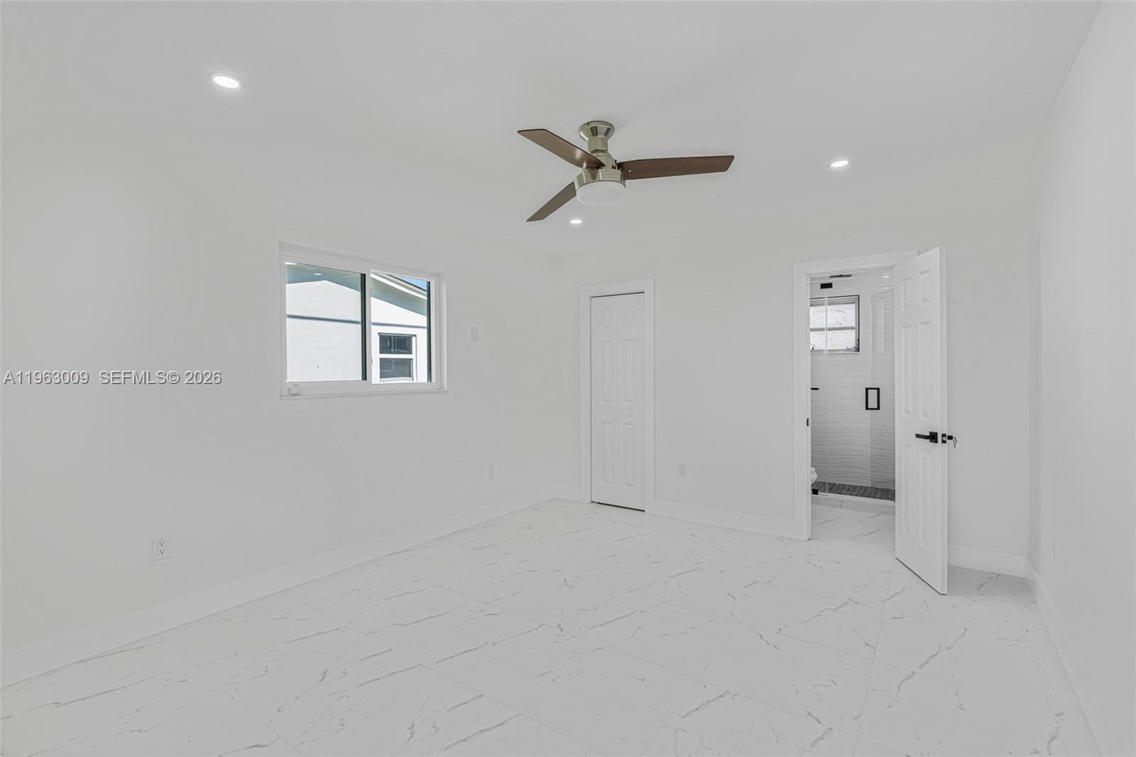 Building Photo - 2901 SW 92nd Ave
