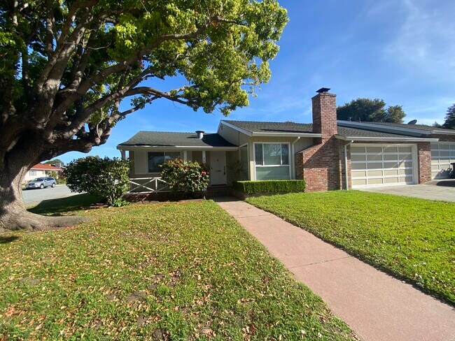 Building Photo - 2101 Trousdale Dr