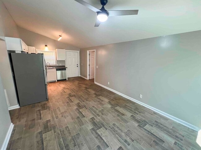 Building Photo - 18 Mockingbird Dr