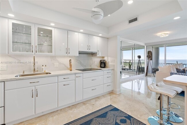 Building Photo - 2200 S Ocean Ln