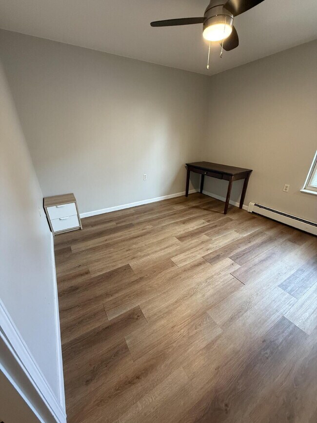 Building Photo - 1bd/1ba condo on 1st floor w/ pool access *1/2 off first month's rent