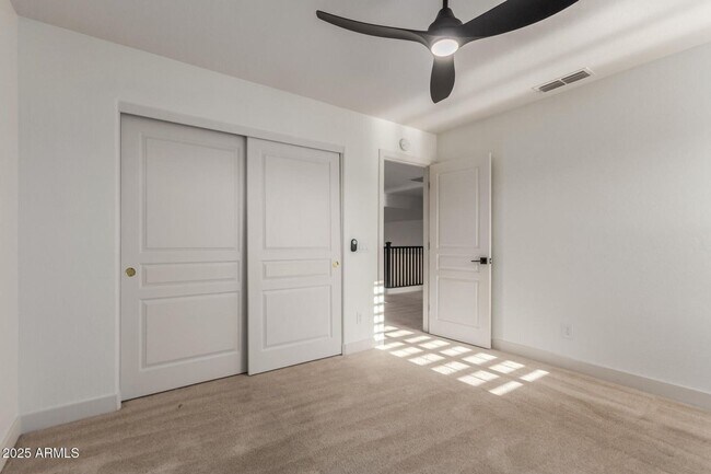 Building Photo - 3 bed, 2.5 bath Scottsdale home with POOL
