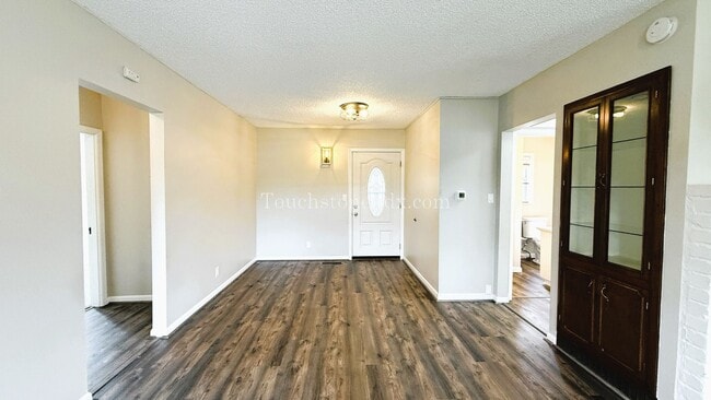 Building Photo - Lovely 3BD|1BA Home in Oregon City w/Basem...