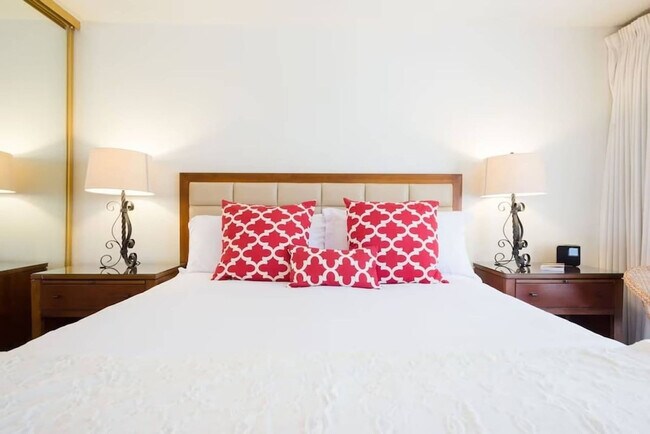 Building Photo - 668 Cottage Dr