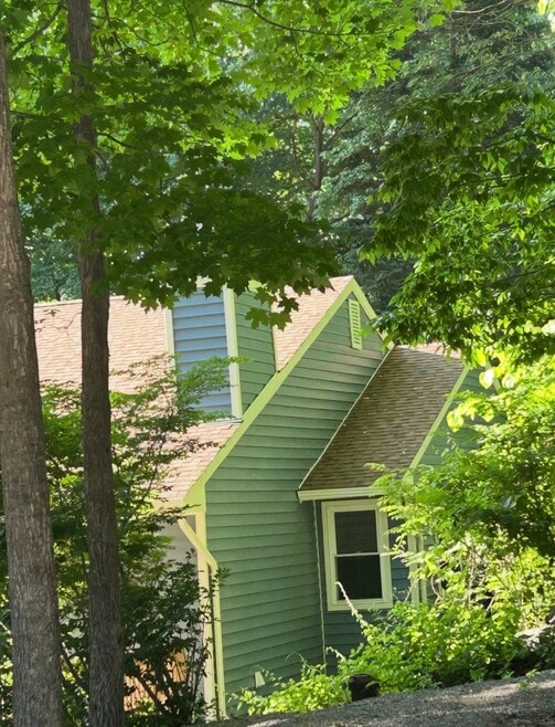 Building Photo - 21 Spring Ave