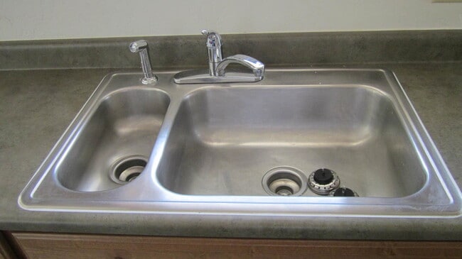 Building Photo - Newly Remodeled 3 Bedroom, 2 Bath Home on Montezuma Avenue