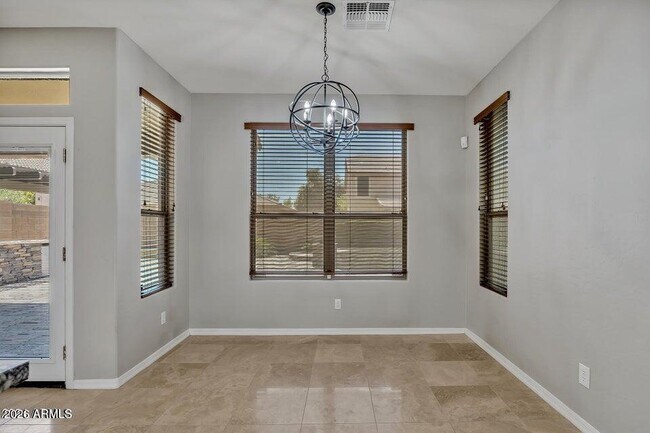 Building Photo - 2717 E Teakwood Pl