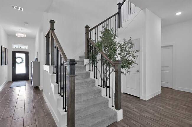 Building Photo - 2807 Kingly Pne Trl