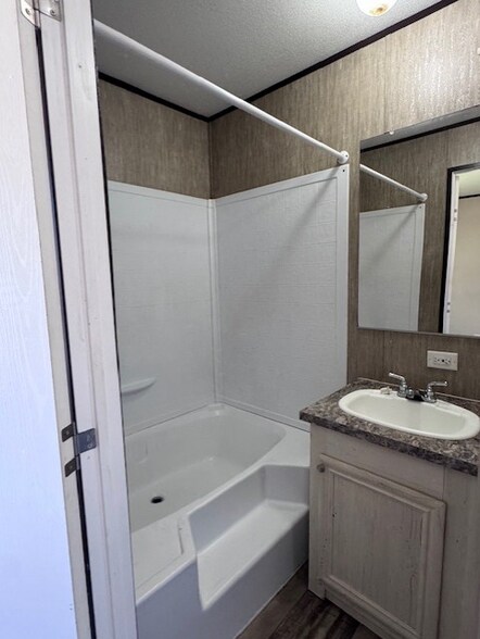 Building Photo - 1 Leila Dr