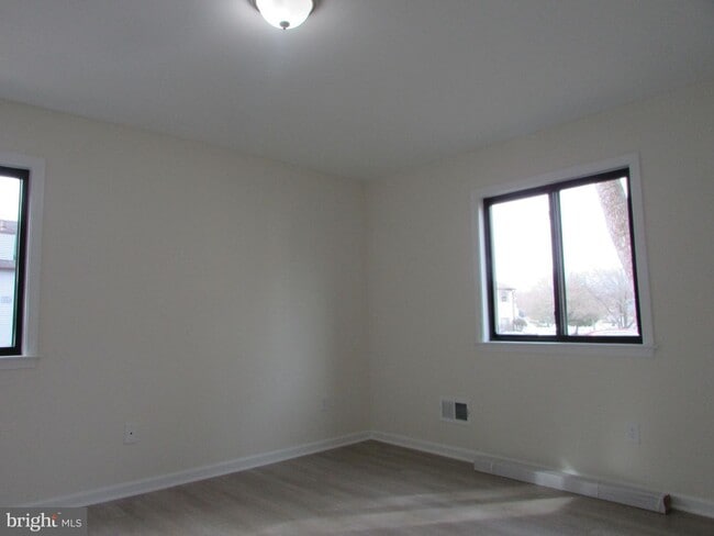 Building Photo - 515 Lindsey Ct