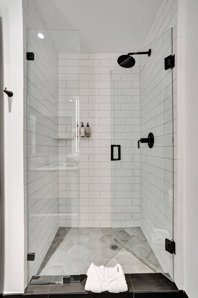 Building Photo - 398 NE 5th St