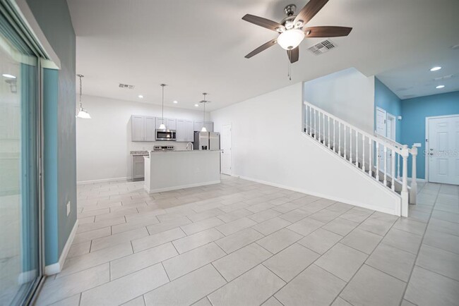 Building Photo - 900 Lakefront Village Dr