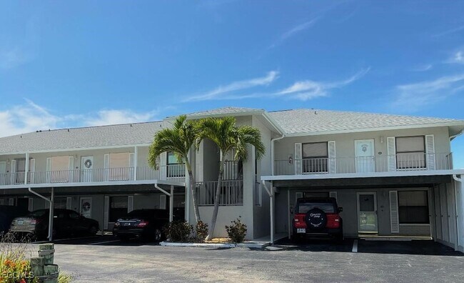 Building Photo - 922 SW 48th Terrace