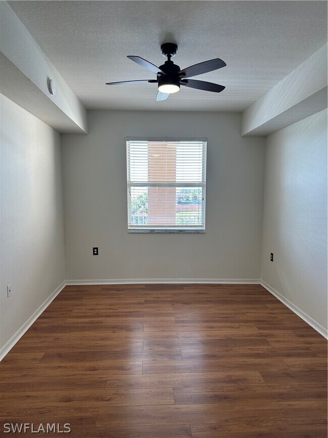 Building Photo - 8490 Kingbird Loop