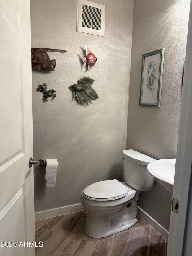 Building Photo - 2511 W Queen Creek Rd