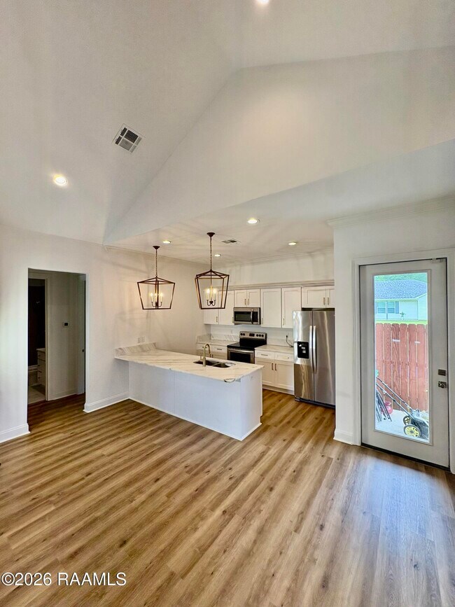 Building Photo - 118 Santa Marta Dr