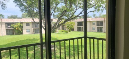 Building Photo - 6832 Palmetto Cir S